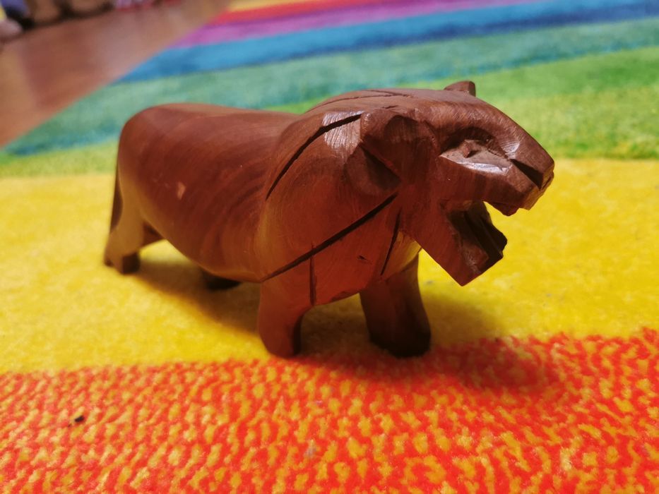 Statueta Leu de lemn masiv