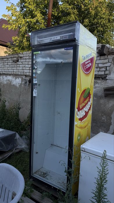 Витринный холодильник