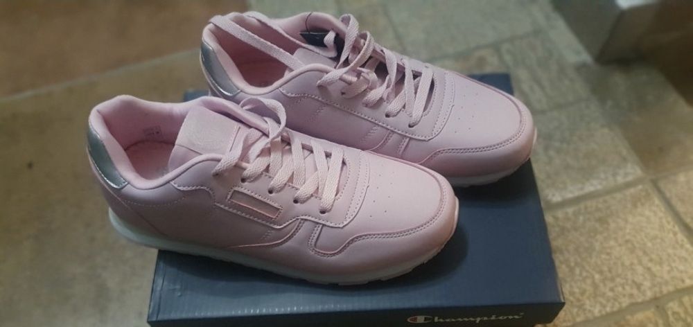 Нови оригинални маратонки Champion номер 39