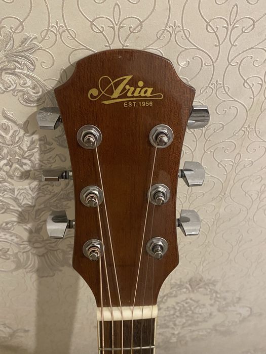 Гитара акустическая