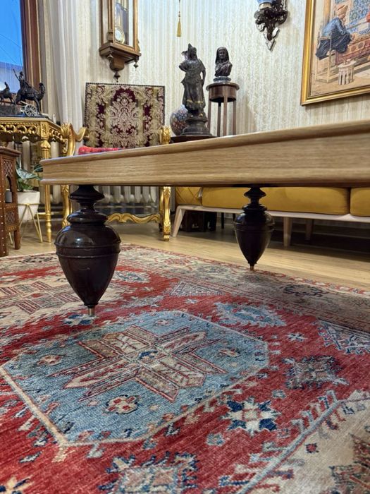 Холна ниска дизайнерска масивна маса