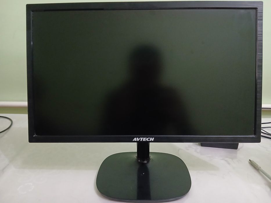 Monitor AVTECH sotilodi