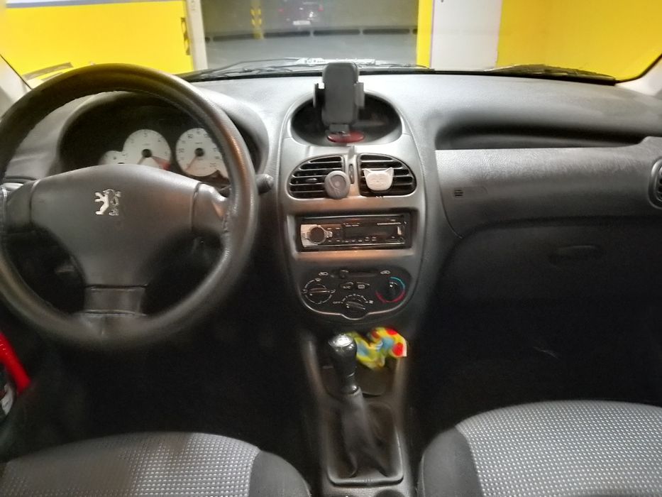 Продавам Пежо 206  1.4HDI