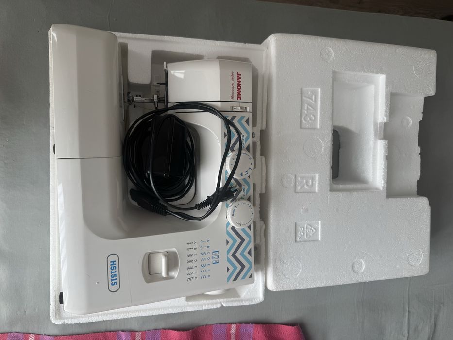 Швейная машинка Janome1515