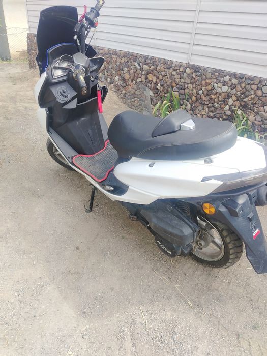 Срочно продам макси мопед 150 куб