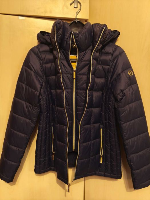 Ново късо яке Michael Kors. Размер - S. Цвят - Тъмно синьо.