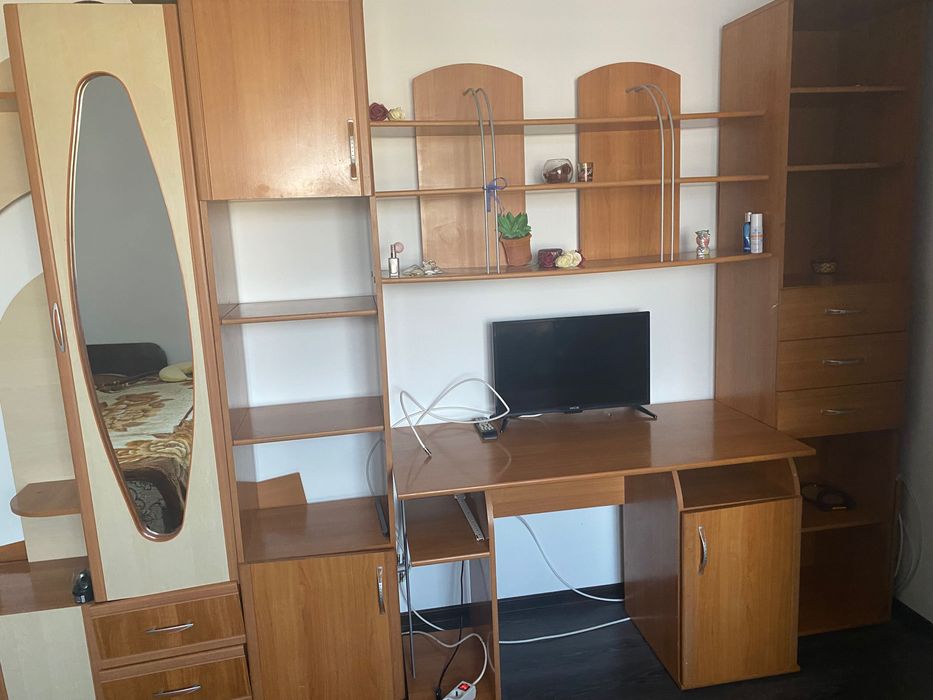 închiriez Apartament in spatele Colegiului Naț. Petru Rares