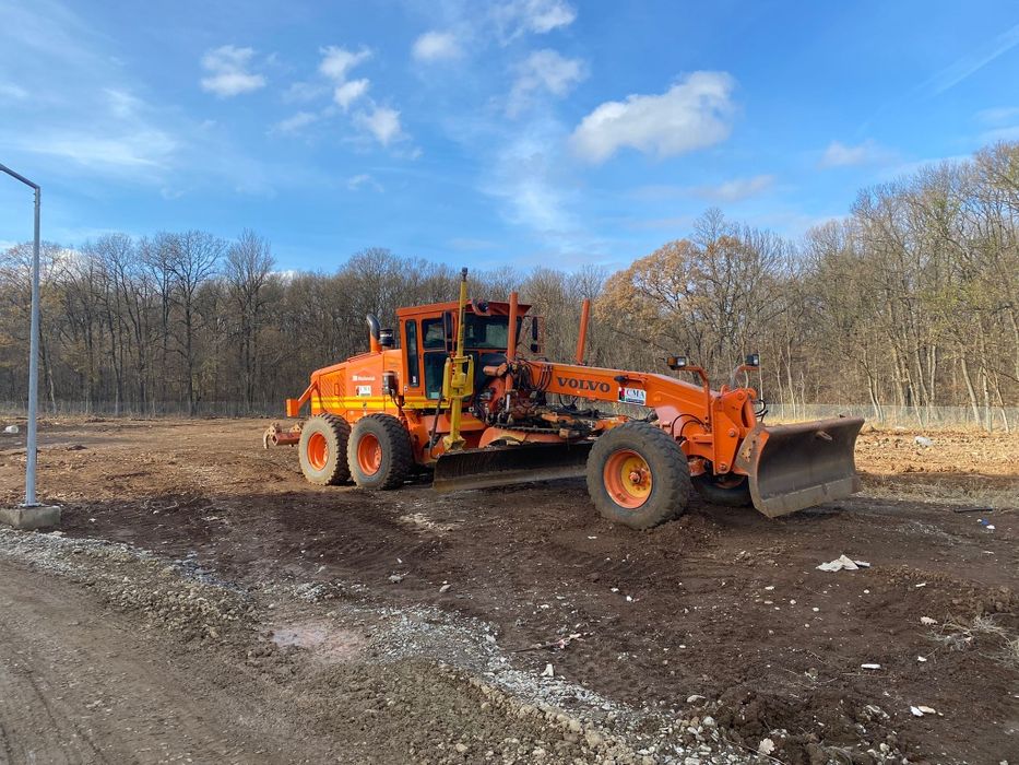 Inchiriez autogreder 22 tone cu  sistem de ghidare Trimble  3D