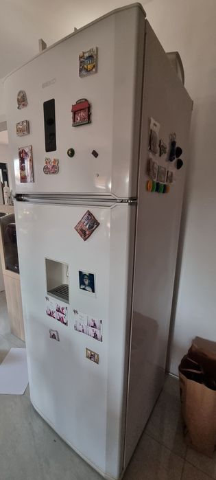 Frigider Beko defect