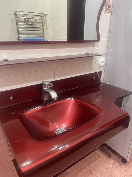 Раковина с зеркалом