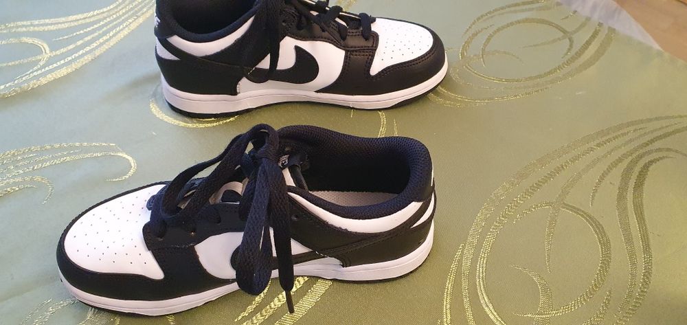 Nike Dunk low black white marimea 33.5