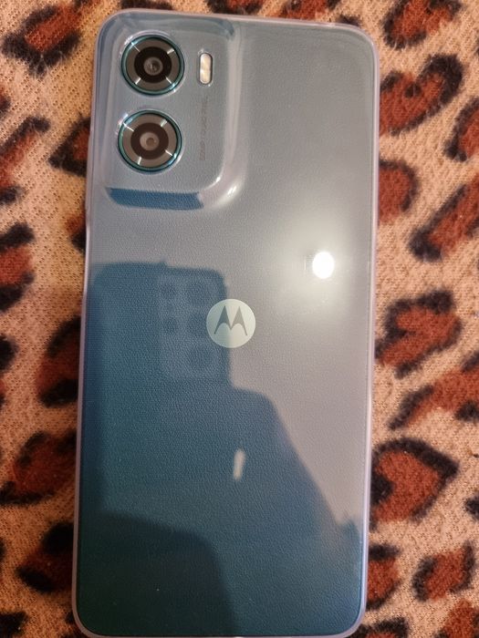 Продавам Моторола G 05