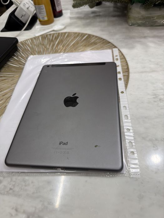 Продам б/у Айпад