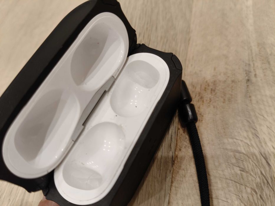 AirPods Pro 2nd Gen - doar CASE