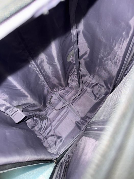 Малък куфар на 4 колела в добро състояние