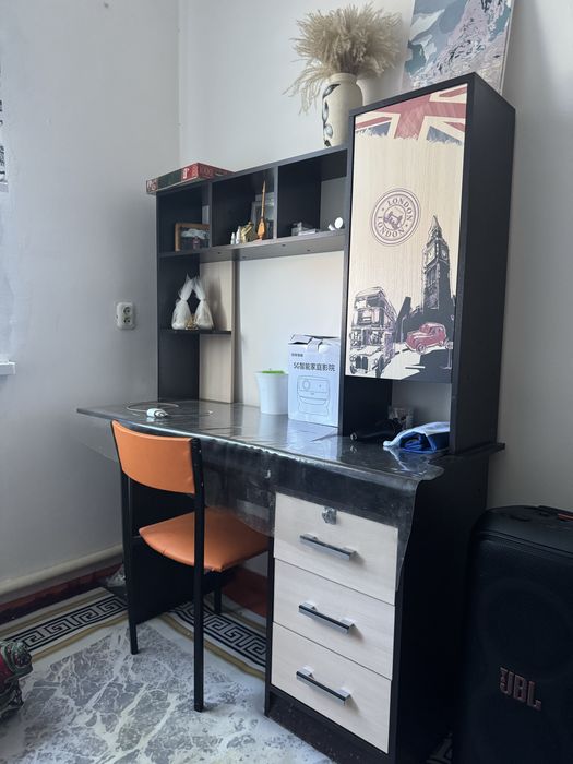 Компьютерный стол сатылады