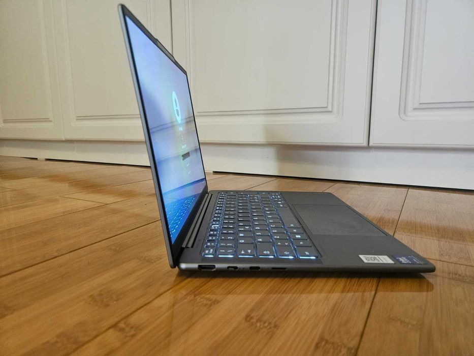 Laptop Lenovo Yoga Slim 7 Aura Edition 14" Oled 120HZ 2.8K  32GB LPDDR5x