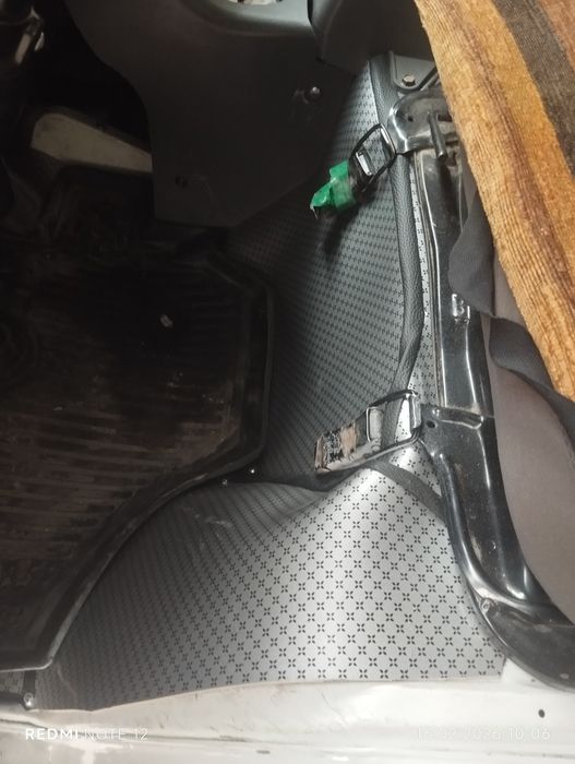 Лабо Мошина сотилади холати яхши ю́риб Турган Мошина