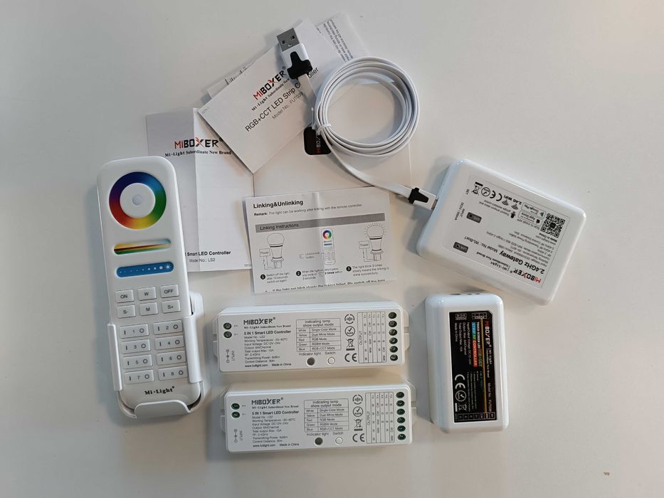 Controler multizonă MiLight RGB CCT RF 15A, nou
