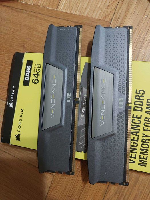 64GB DDR5 5600MT/s CL40 - Corsair Vengance (EXPO)