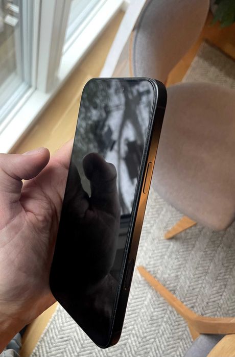 iPhone 16 Pro Max 256 GB - като нов с 99% батерия!