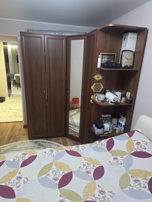 Угловой шкаф для одежды