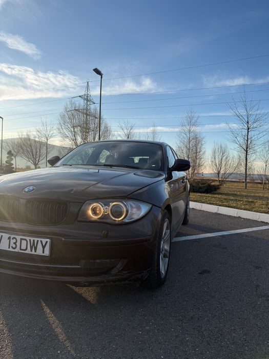 BMW SERIA 1 2010