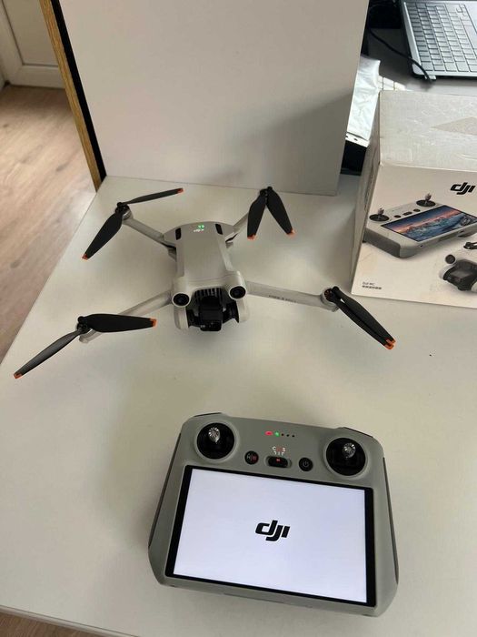 De vânzare dronă DJI Mini 3 Pro – pentru reparație sau piese