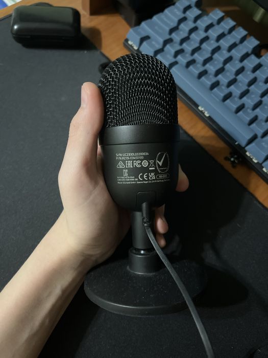Микрофон Razer Seiren Mini
