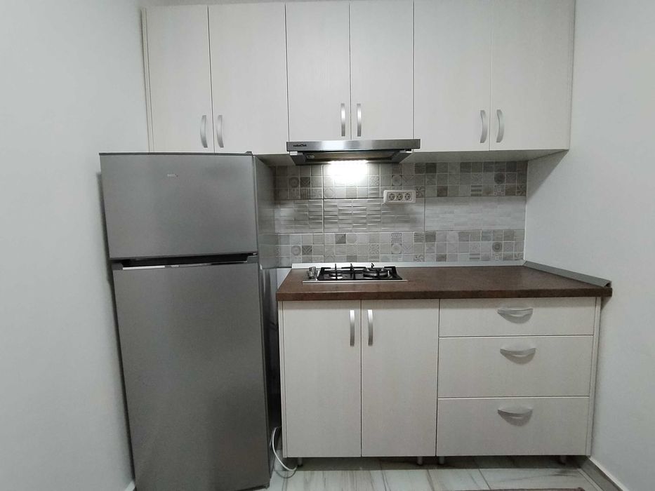 Proprietar , inchiriez garsoniera 23mp ,etaj 1 , 195 Euro / luna