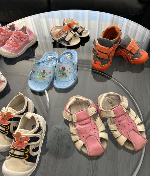 12 чифта детски обувки + подарък ТРОТИНЕТКА