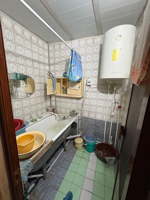 !! Уй сотилади 3хонали !!