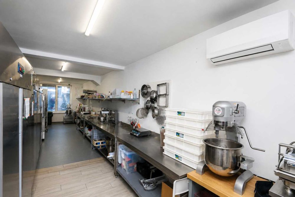 Spatiu comercial, laborator cofetarie, 55mp, Direct Proprietar, 2 locuri parcare, autorizat DSV DSP