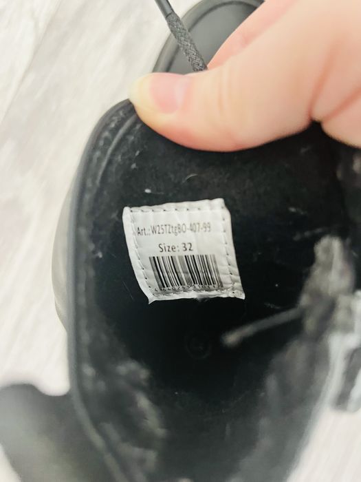 Продам обувь для девочки