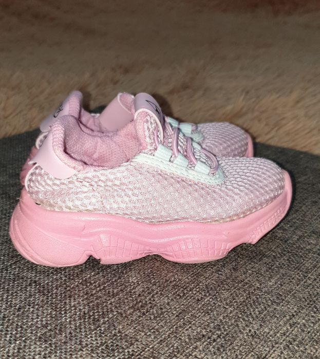 Обувь для девочек всё по 3000