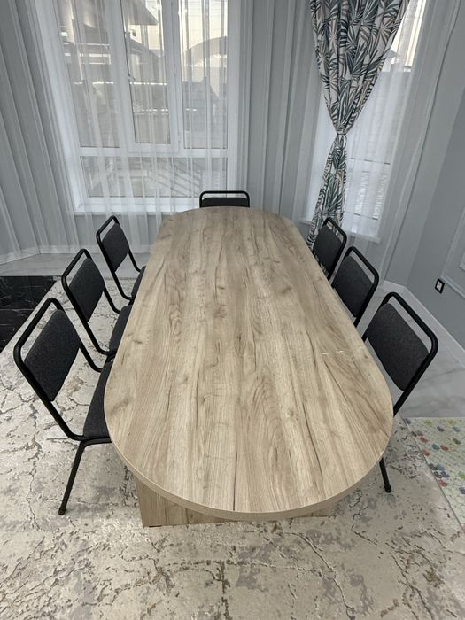 Офисный конференционный стол и 8 стулья