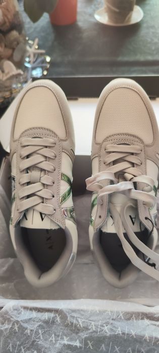 Нови маратонки номер 38