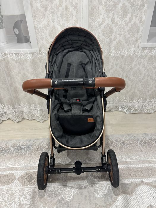 Продам детскую коляску (всесезонная)