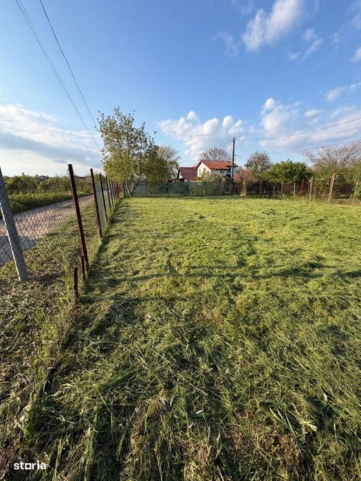 Teren intravilan de vânzare, 472mp, utilități incluse