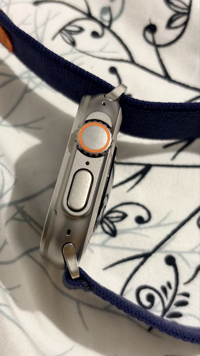 Apple watch Ultra 2022   49mm.  Celluar - GPS