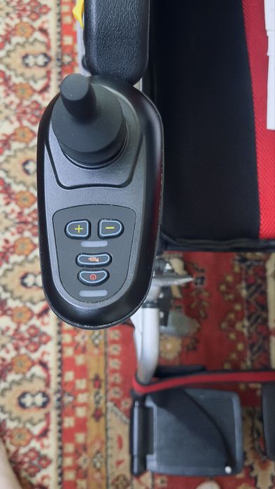 Инволидное кресло-коляска с электро приводом