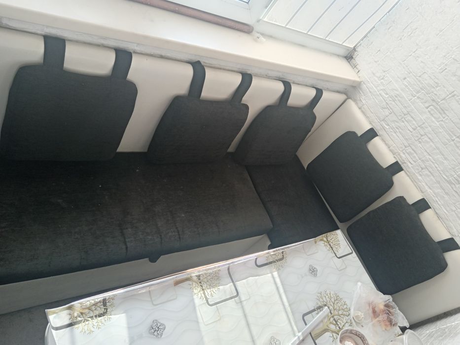 Кухонный гарнитур + кухонный уголок