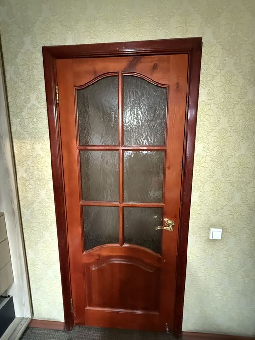 Продам двери из дерева