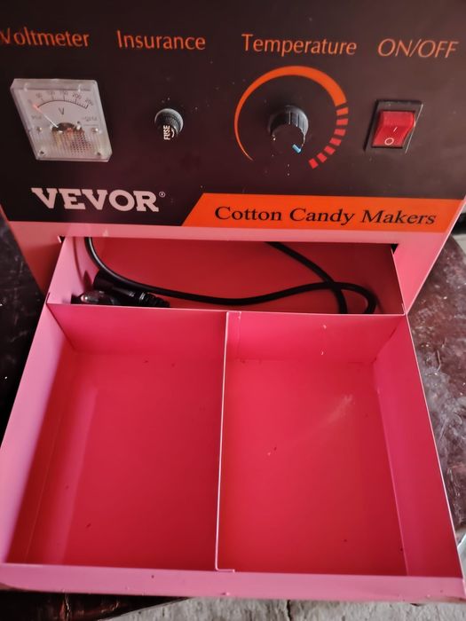 Vând mașina de făcut vata de zahar