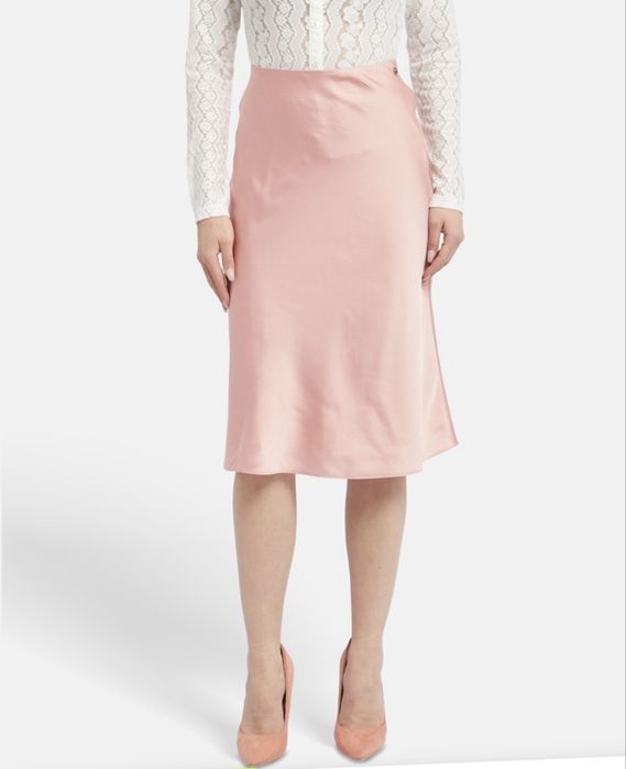 Нова пола Guess размер С