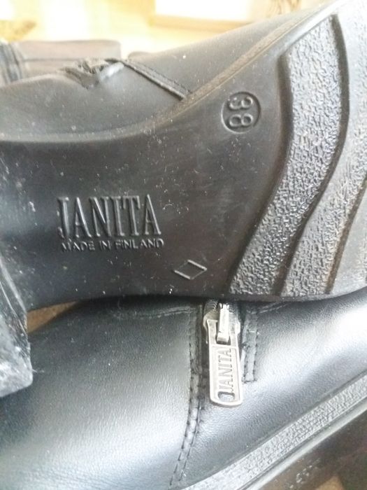 Продаю сапоги женские