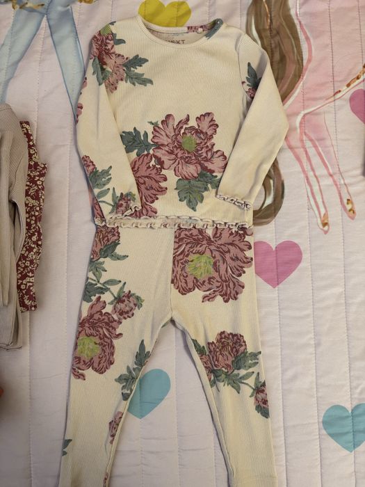 Бебешки дрехи за момиче