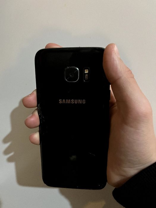 Самсунг 7 с сотилади