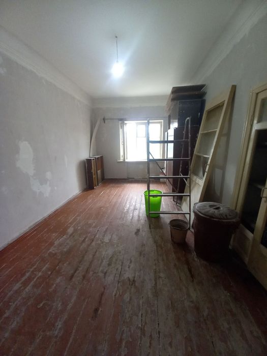 Продается 2х ком кв в Чирчике на питисотки 72 квадрат 4 этаж