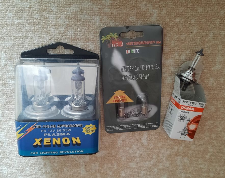 3 броя стойки за телефон и много крушки за автомобил-промоция !